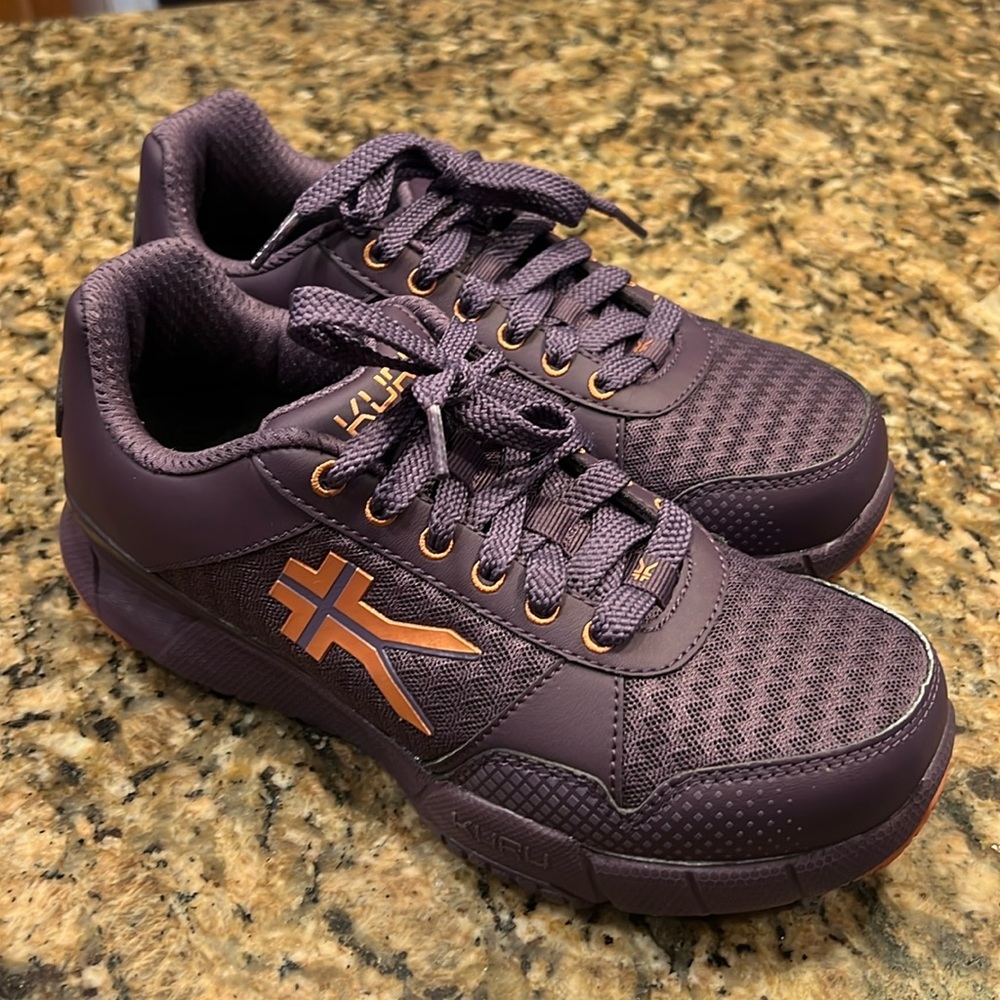 Kuru sneaker Quantum - women’s size 7 wide, excellent condition